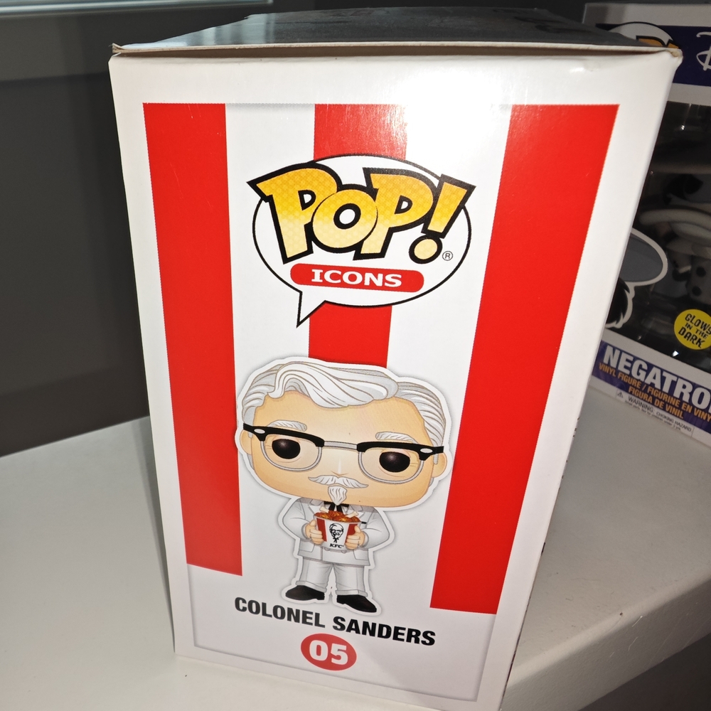 Funko Pop Colonel Sanders Vinyl Figure - Picture 4 of 4